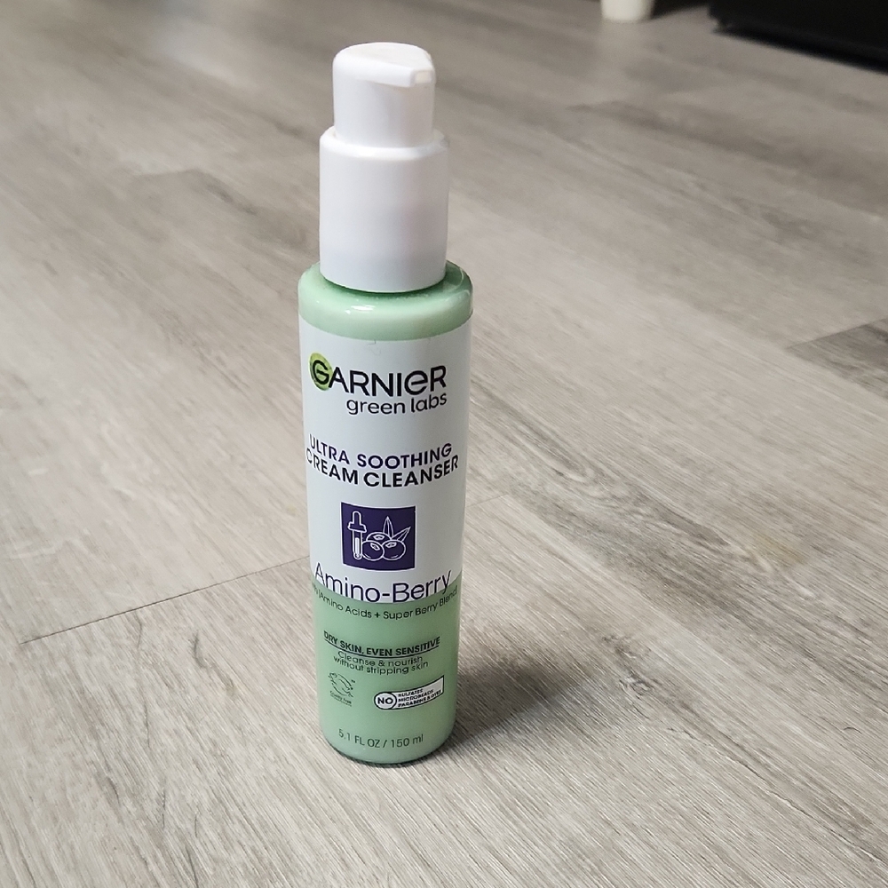 Garnier Green Labs Amino-Berry Cream Cleanser - Green